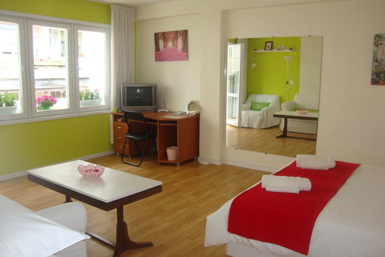 Guest Rooms Colours Казанлик Екстер'єр фото