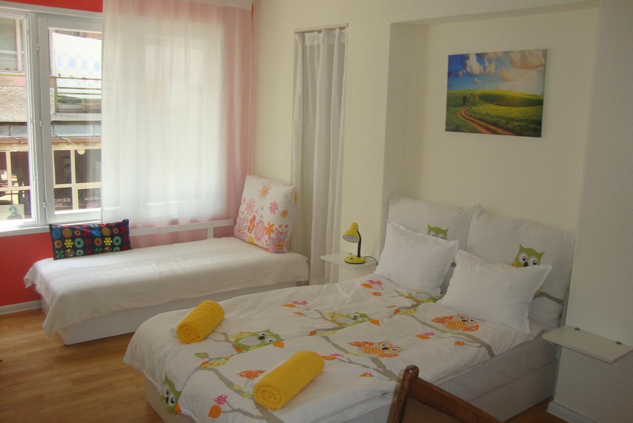 Guest Rooms Colours Казанлик Екстер'єр фото